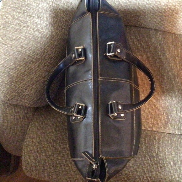 Reaction KennethCole BlackTote SilverHardware BeigeStitching ZipTop OnePocket - Picture 6 of 10